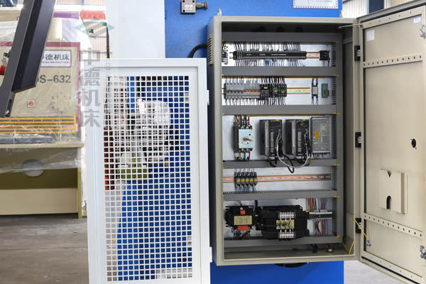 ZDPK-4015采用法國進口施耐德元氣件，抗干擾，穩定耐用壽命長.jpg